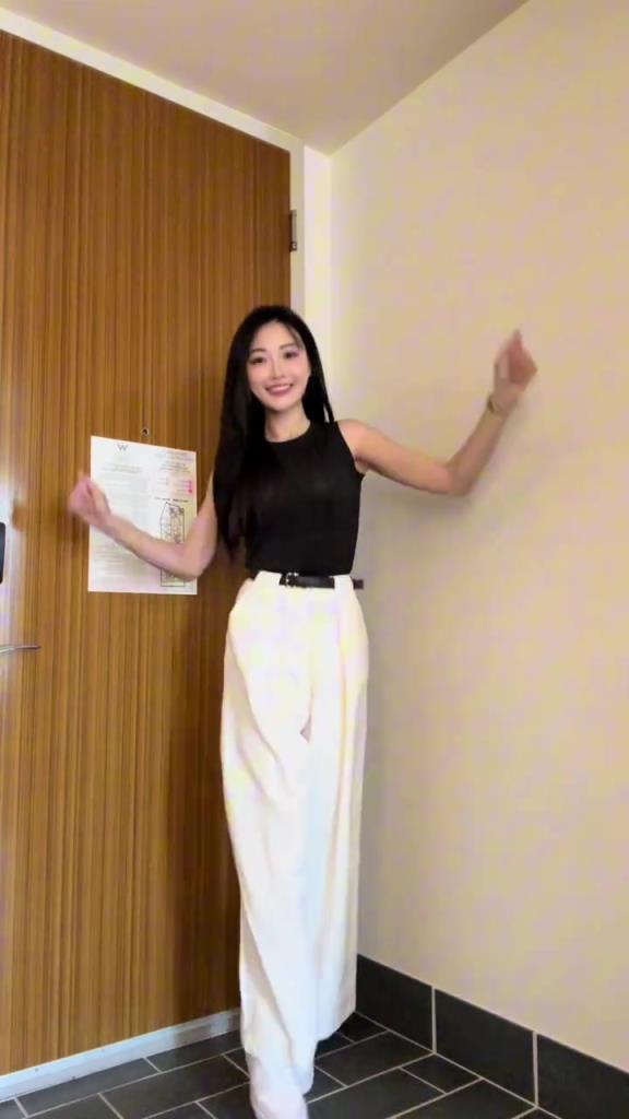 孟超曬自拍：常規賽正式收官啦，咱們季后賽見啦！